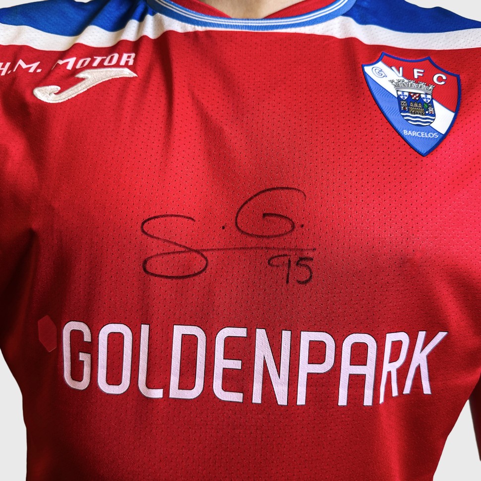Camisola Principal Autografada Gil Vicente - Santi G. 95
