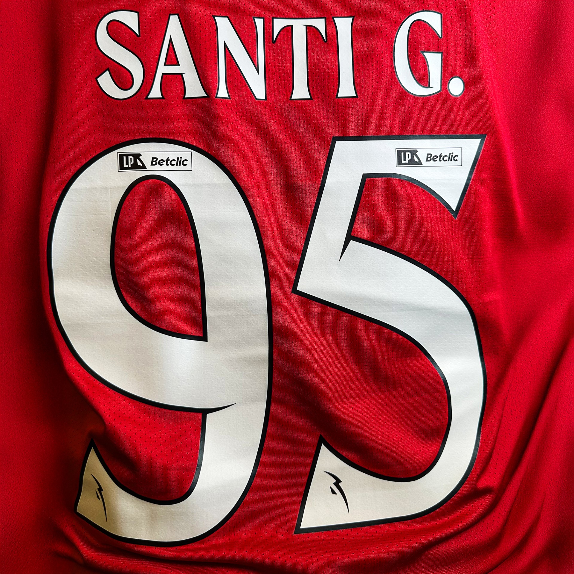 Camisola Principal Autografada Gil Vicente - Santi G. 95