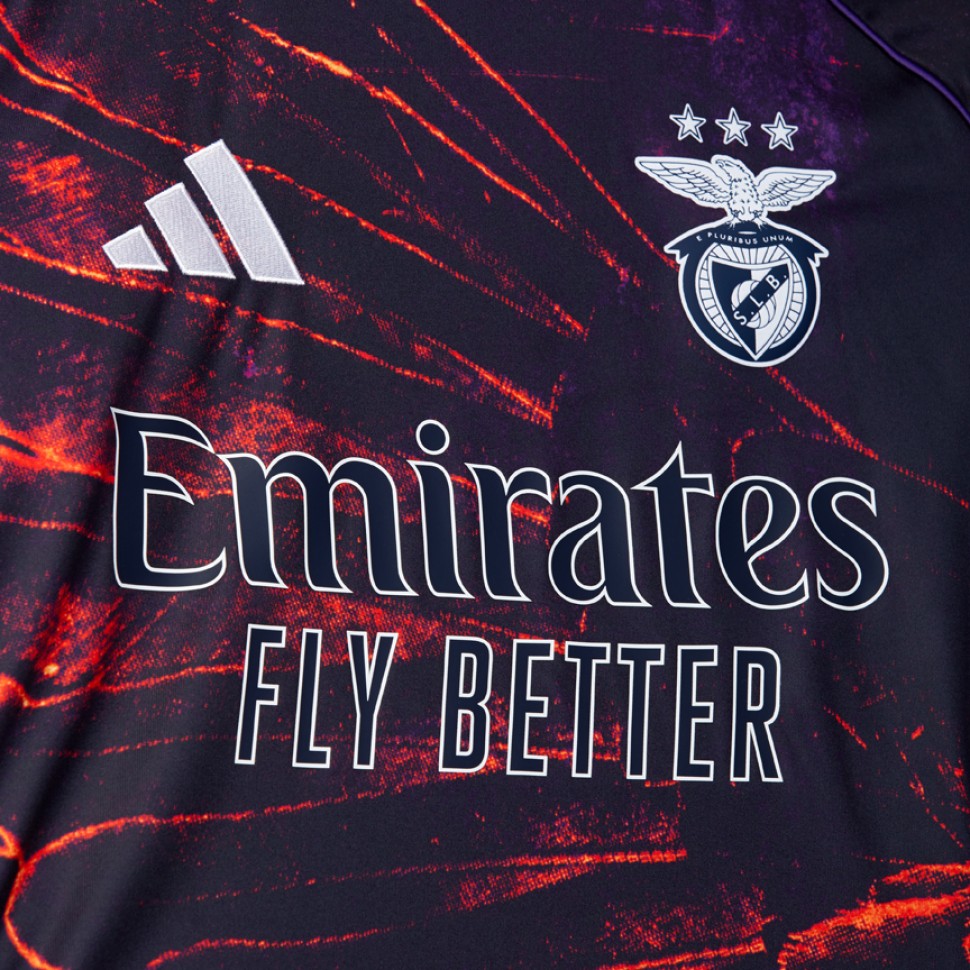 Camisola Vhils SL Benfica 122 anos