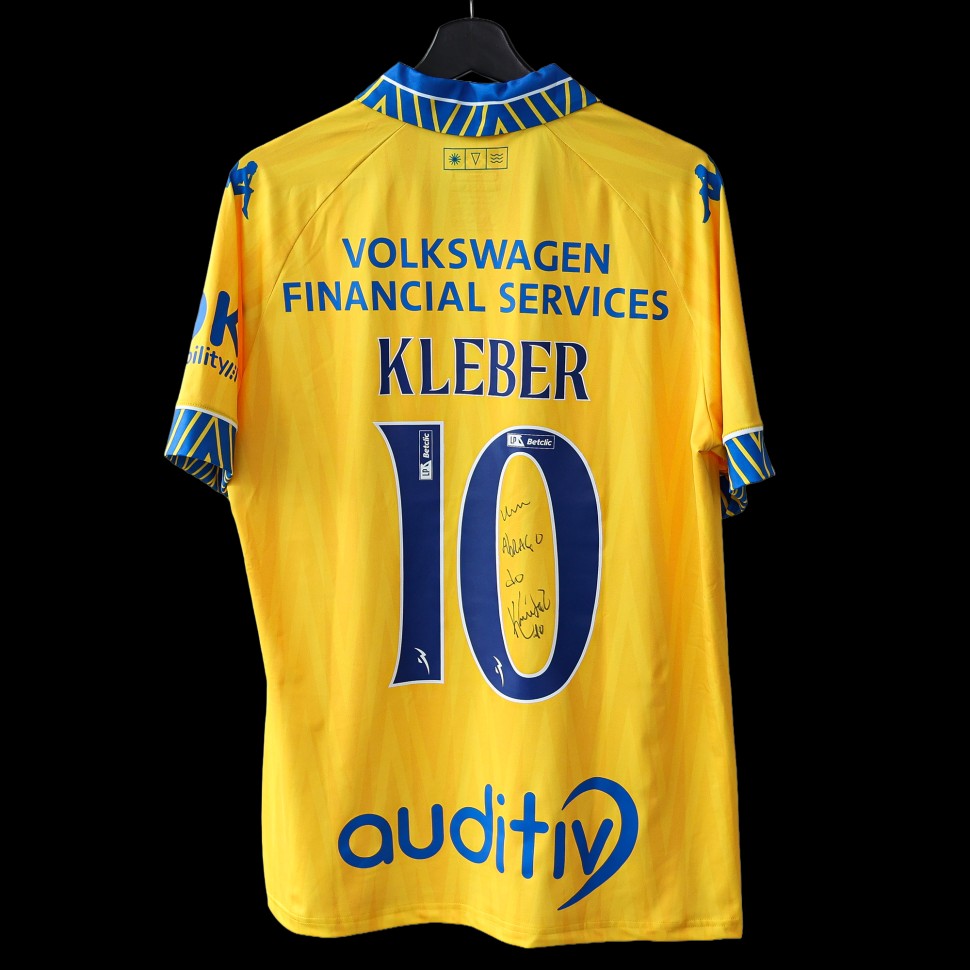 Autographed Estoril Praia Home Jersey - Kleber 10