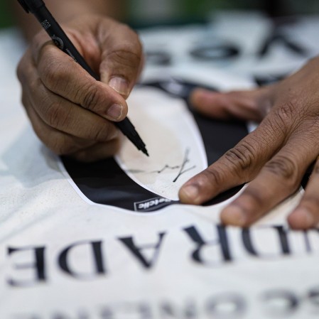 Camisola Principal Autografada Est. Amadora- J. Andrade 10