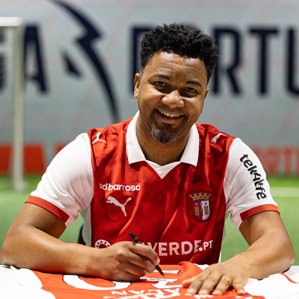 Autographed SC Braga Home Jersey - Alan 30