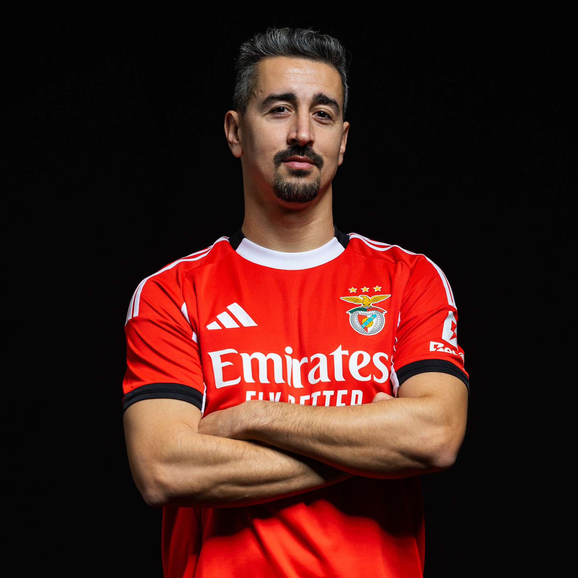 SL Benfica Signed Home Jersey - A. Almeida 34