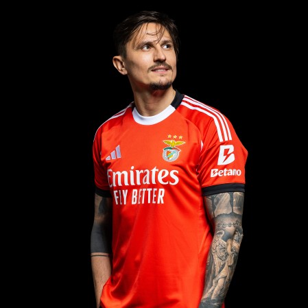Camisola Principal Autografada SL Benfica - Fejsa 5