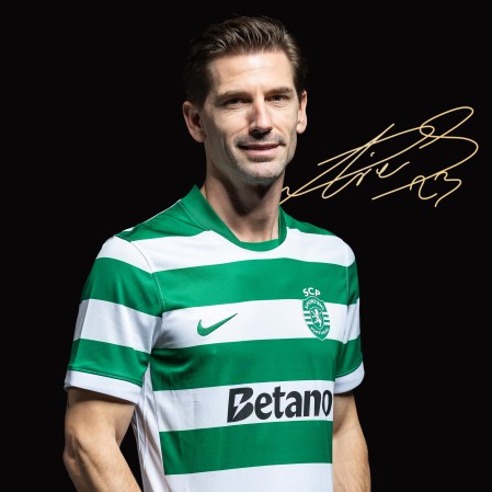 Camisola Principal Autografada Sporting CP - Adrien 23