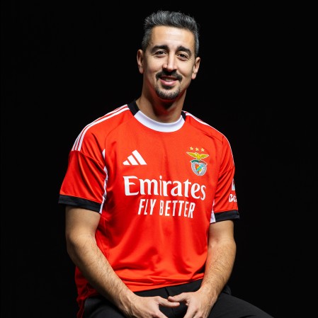 Camisola Principal Autografada SL Benfica - A. Almeida 34