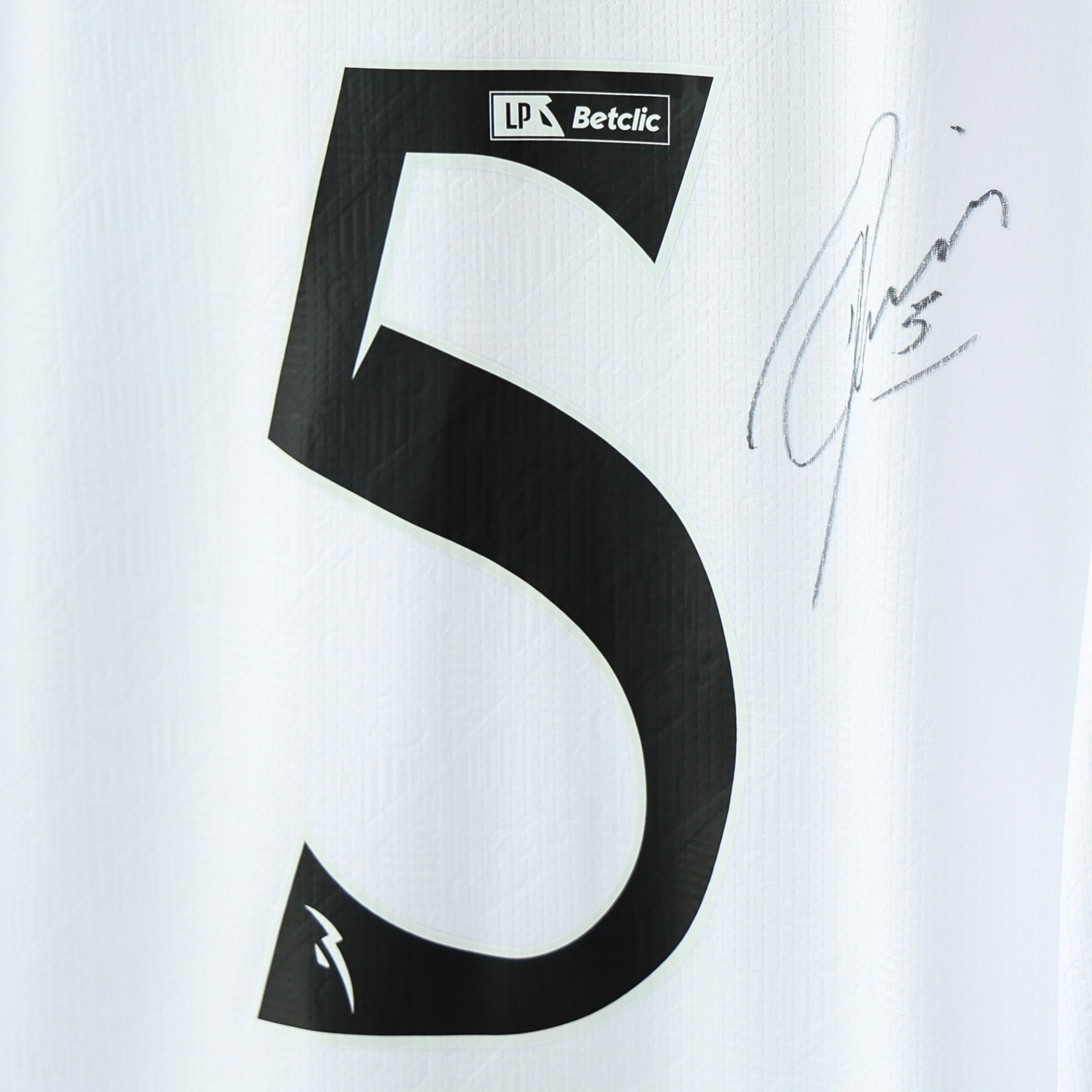 Autographed Vitória SC Home Jersey - F. Meira 5