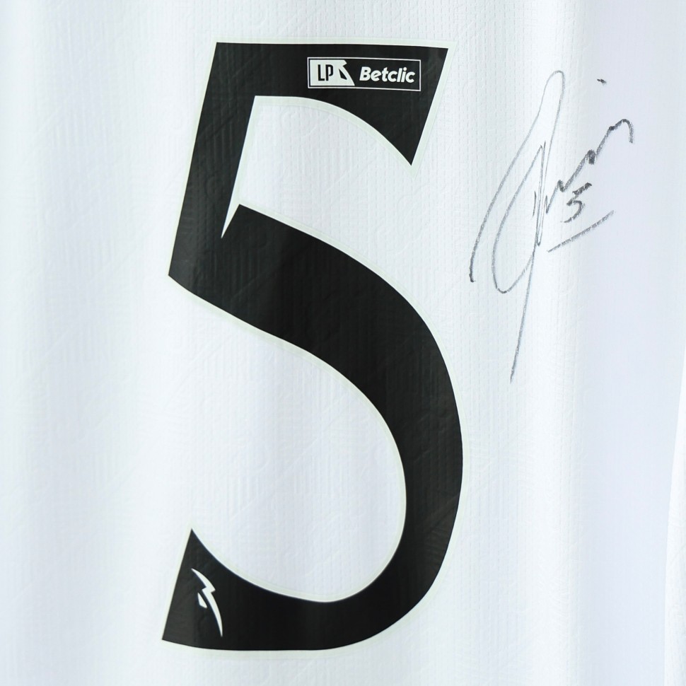Autographed Vit�ria SC Home Jersey - F. Meira 5